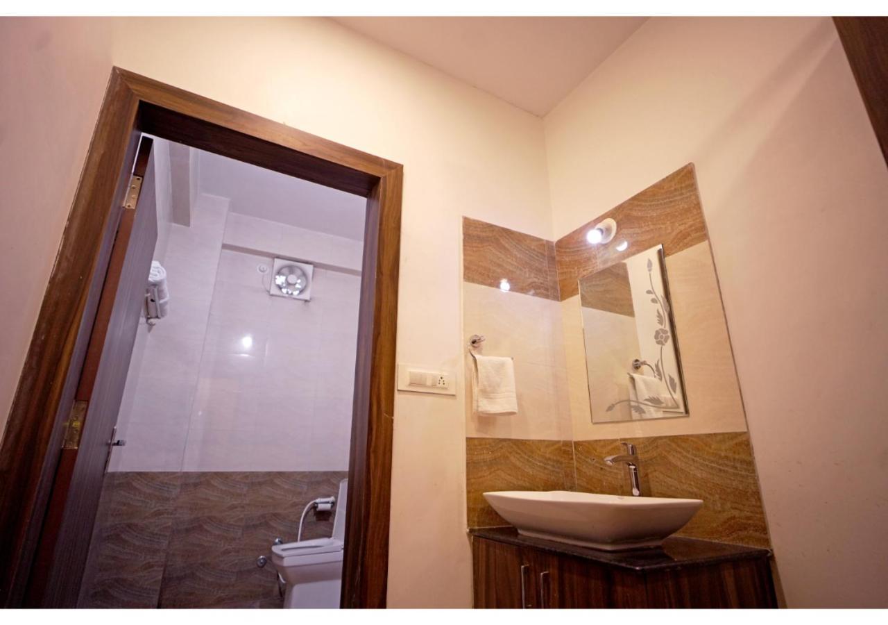Hotel Raha ウダイプル エクステリア 写真